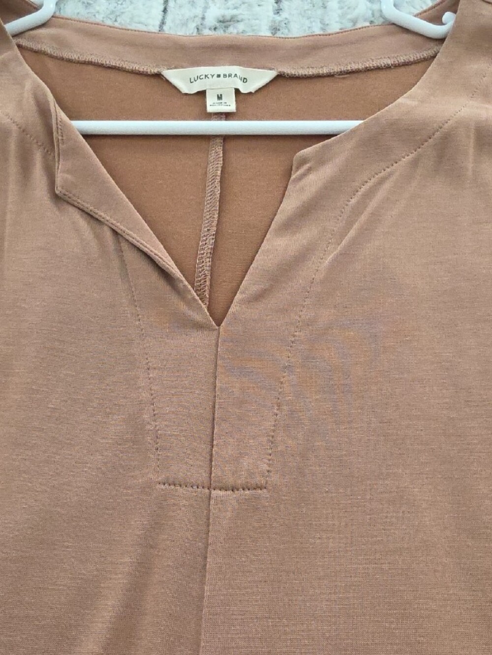 Lucky Brand Taupe Split V-Neck Tunic Top - Picture 4 of 4